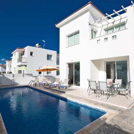 Avra Villas Paralimni Exterior photo