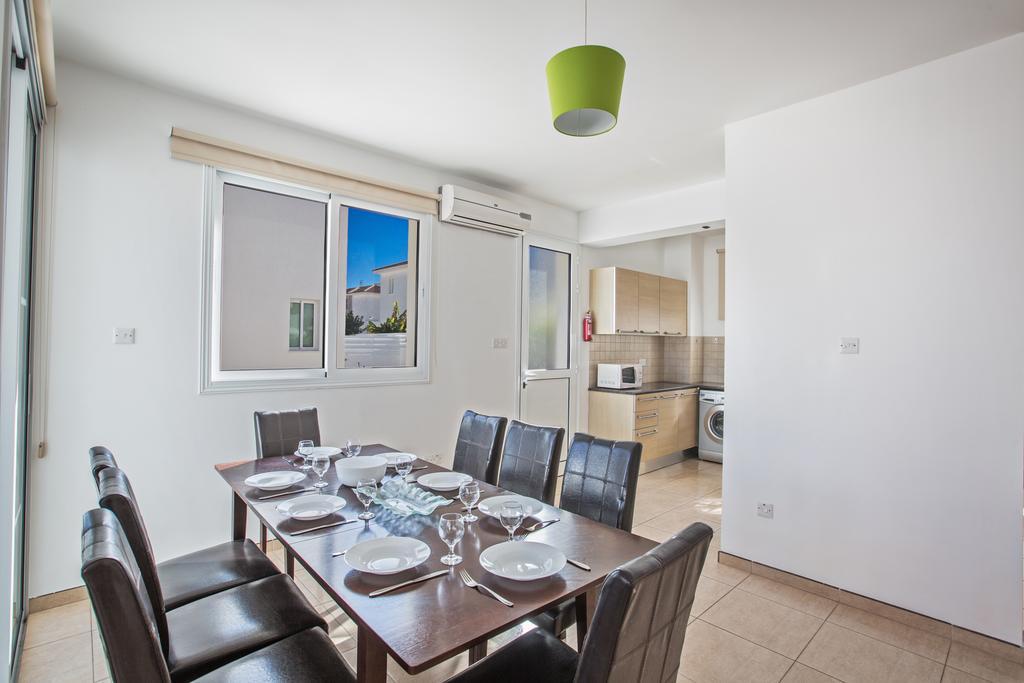 Avra Villas Paralimni Room photo