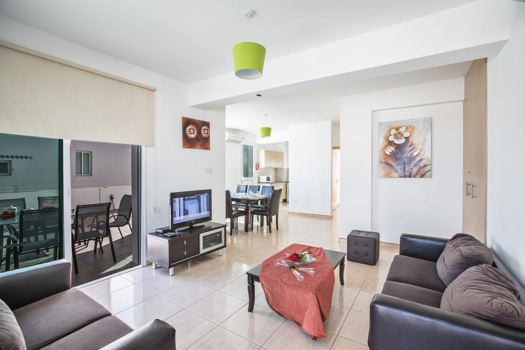Avra Villas Paralimni Room photo