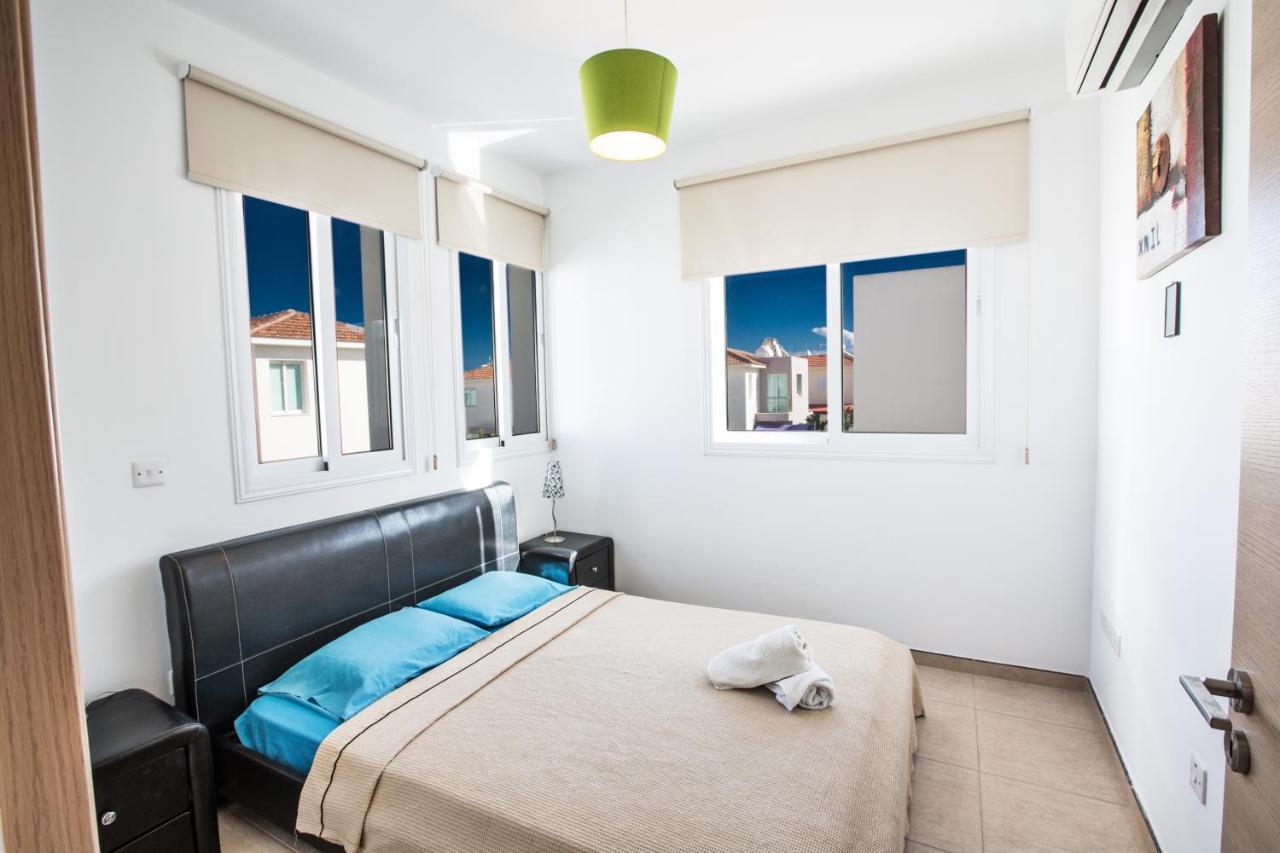 Avra Villas Paralimni Exterior photo